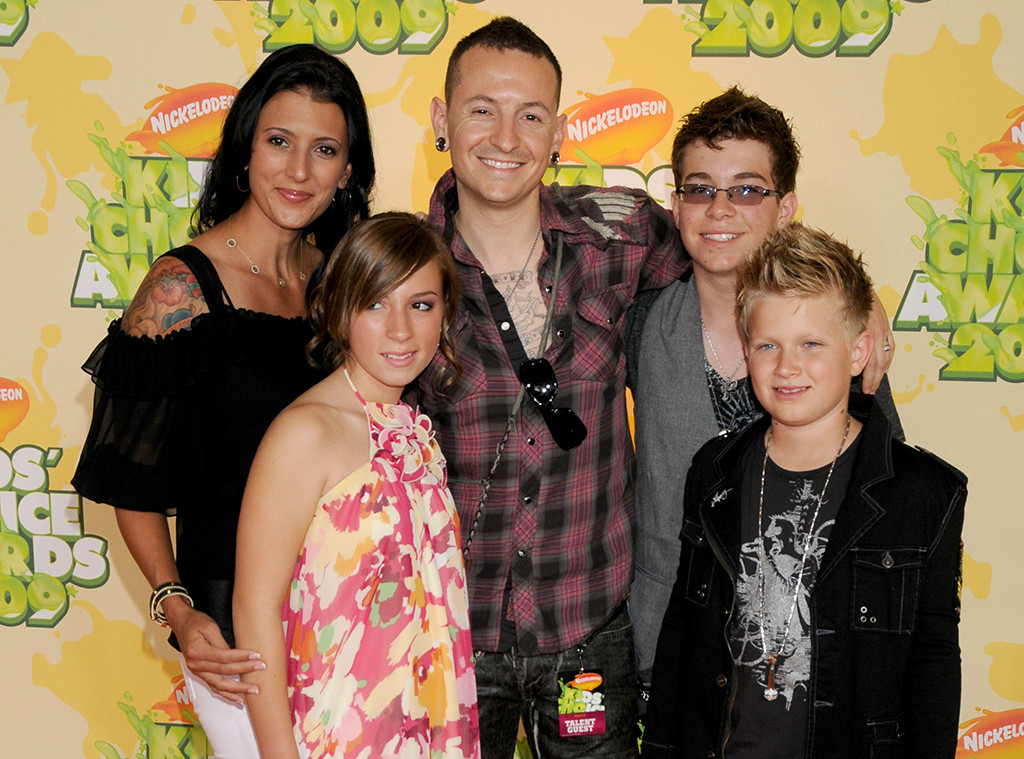 How Addiction Amp Depression Shadowed Chester Bennington S